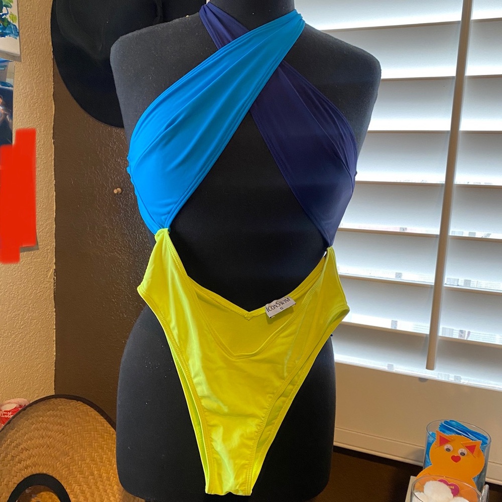 Super Sexy one piece cheeky swimsuit